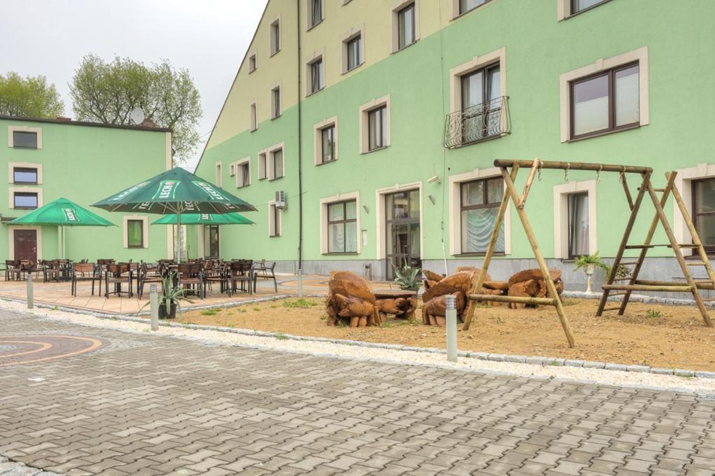 Hotel Adria Bierun Nowy Exterior foto